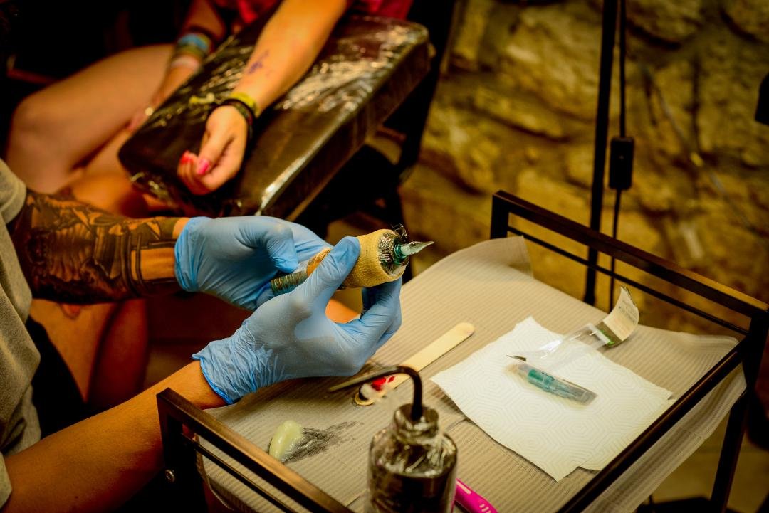 Fine line tattoo artist at work — Croatia